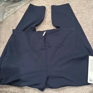 Lululemon Brand New InStill HR Tight 25” in color Navy Blue & Size 12